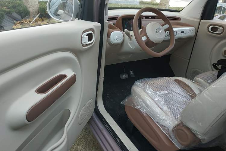 Used Bestune Pony 2026 Model 222km Cute Horse Plus Interior 3