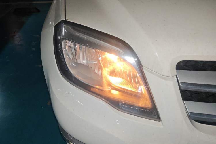 Used Mercedes-Benz GLK-Class 2013 GLK 300 4MATIC Dynamic Sunroof Model