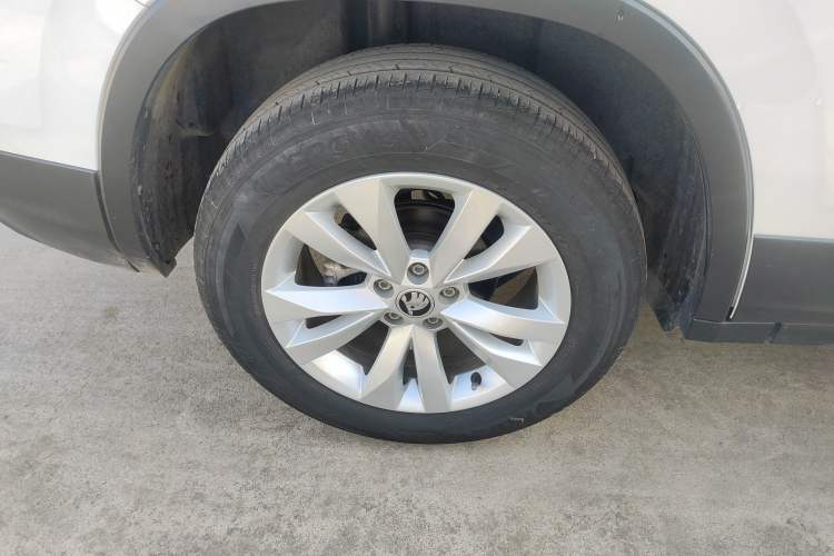 Used Skoda Kamiq 2020 1.5L Automatic Standard Edition Exterior 8