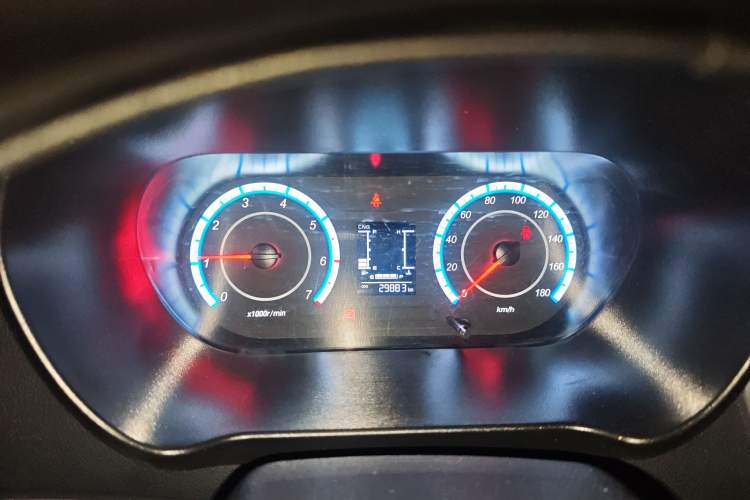 Used CHANGAN KAICHENG Ruixing M60 2023 1.6L CNG Comfort-Grade 6-Seater Passenger Vehicle Instrument Cluster