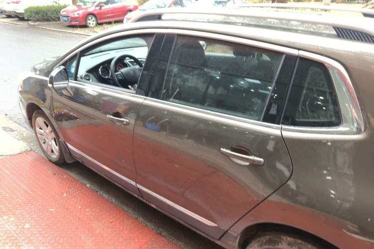 Used Peugeot 3008 2016 2.0L Automatic Classic Edition
