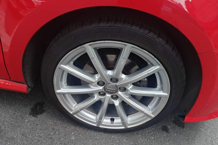 Used Audi A1 2016 30 TFSI Sportback S Line Sports Edition Right Front Wheel Hub