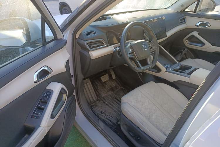 Used BYD Yuan UP 2025 Intelligent Driving Version 401 km Beyond-Range Edition