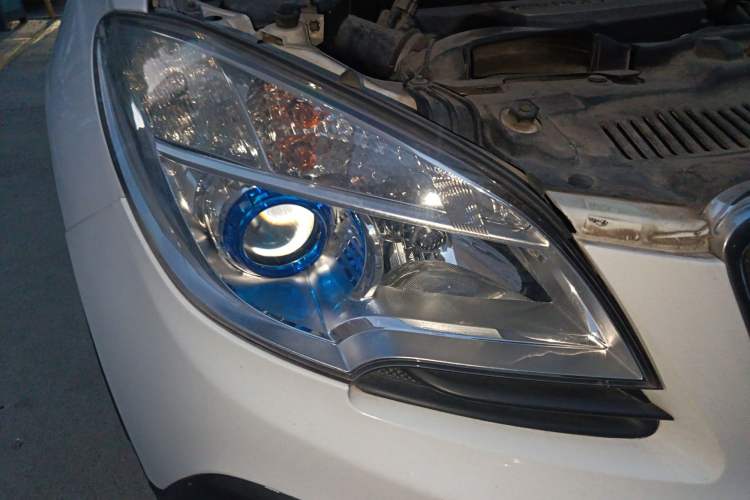 Used Buick Encore 2015 1.4T Automatic Two-Wheel Drive Urban Elite Version
