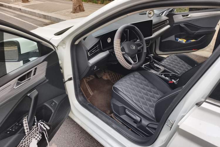 Used Volkswagen Sagitar 2023 280TSI DSG Excellence Plus Edition Driver Seat