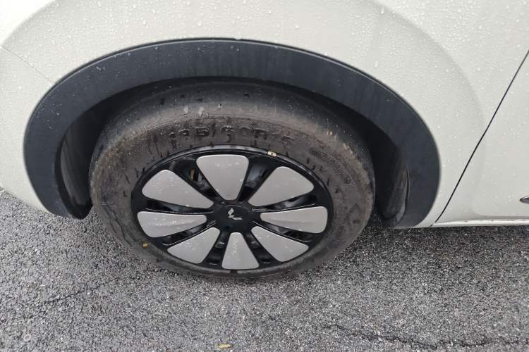 Used Wuling Bingo 2024 333 km Enjoyment Version Left Front Wheel Hub