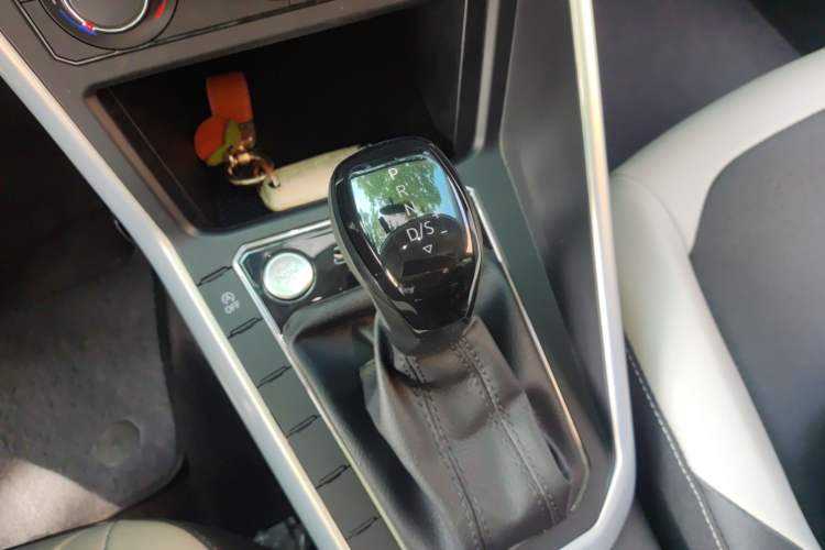 Used Volkswagen Polo 2023 Plus 1.5L Automatic Colorful Tech Edition Gear Lever