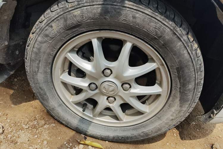 Used BAIC Weiwang M20 2014 1.5L Ultra-Luxury DAM15DL Right Front Wheel Hub