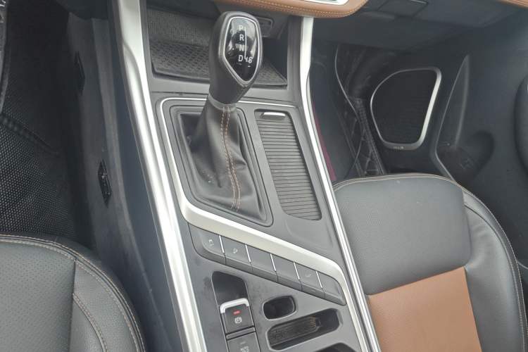 Used Geely Auto Vision X6 2018 1.4T CVT 4G Connected Luxury Version Gear Lever