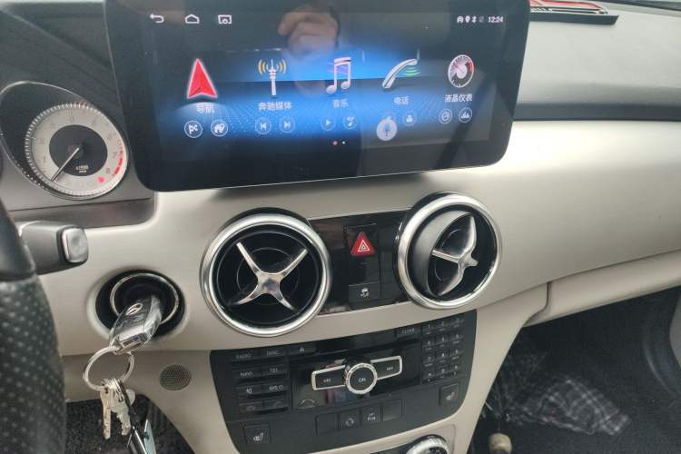 Used Mercedes-Benz GLK-Class 2013 GLK 300 4MATIC Dynamic Sunroof Model Audio And AC Panel