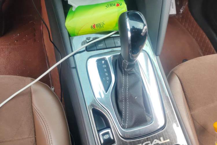 Used Buick Regal 2017 20T Elite Edition Gear Lever