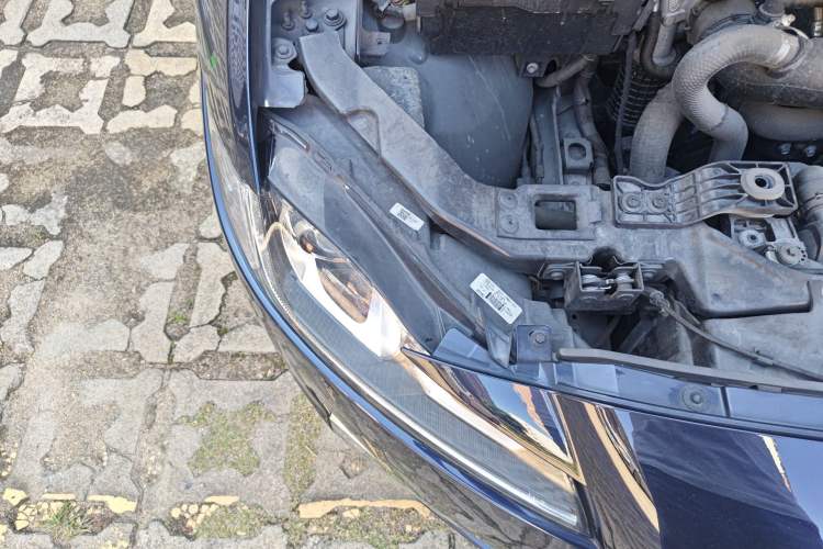 Used Jaguar XFL 2020 XFL 2.0T P200 Two-Wheel-Drive Elite Edition Right Front Headlight