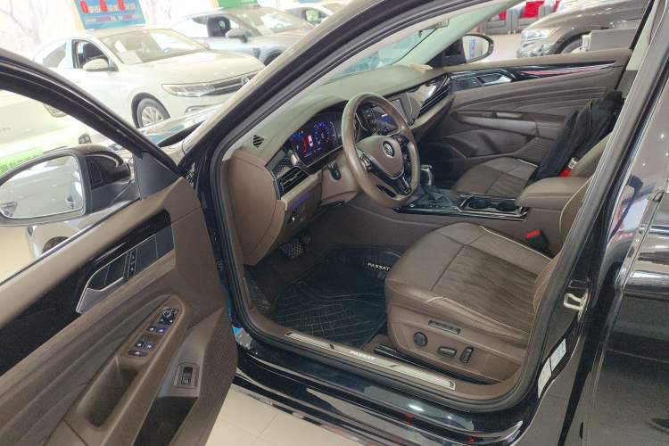 Used Volkswagen Passat 2019 330TSI Luxury Edition China VI Standard Driver Seat