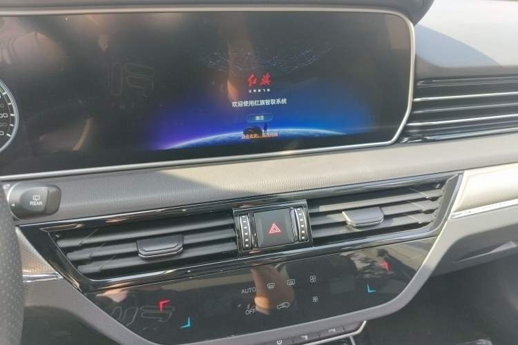 Used Hongqi HS5 2022 Revised Version 2.0T Smart Connect Flagship Edition Audio And AC Panel