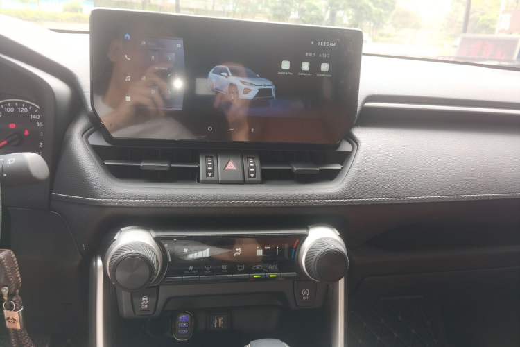 Used Toyota Wildlander 2023 2.0L CVT Two-Wheel Drive Leading Edition Audio And AC Panel