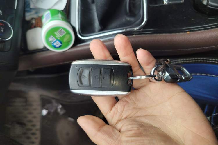 Used Dongfeng Fengon 580 2017 1.5T Manual Luxury Model
