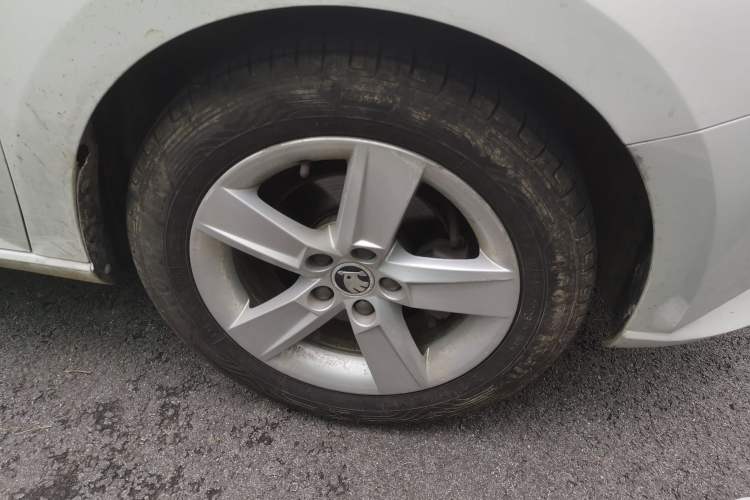 Used Skoda Fabia 2016 1.4L Automatic Car Enjoy Edition
