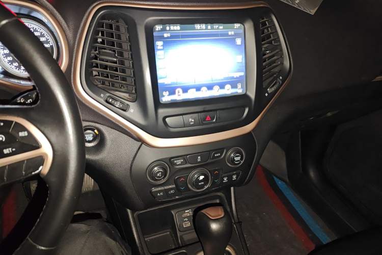 Used Jeep Cherokee 2016 2.0L Superior Edition