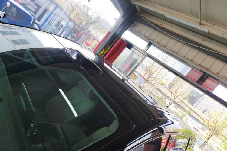 Used Denza D9 2025 DM-i Smart Drive 1020 Four-Wheel Drive Deluxe Model Roof