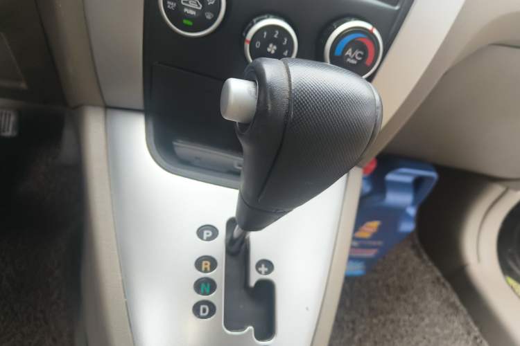 Used Hyundai Tucson 2009 2.0L Automatic Two-Wheel Drive with Sunroof
