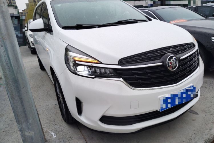 Used Buick GL8 2022 Land Cruiser Executive Class 652T Comfort Model Front Right 45 Deg