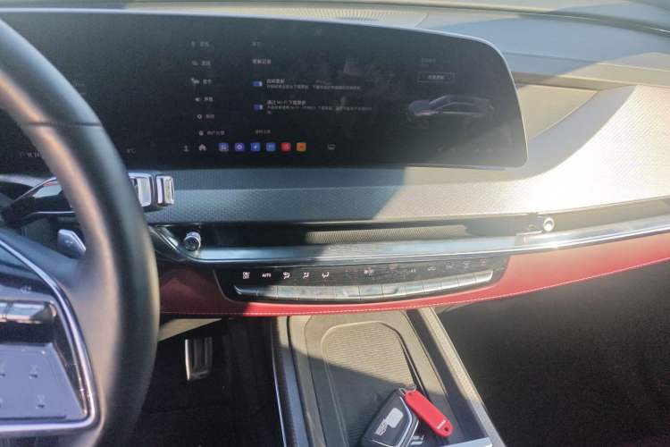 Used Cadillac XT5 2025 2.0T Platinum Edition Audio And AC Panel