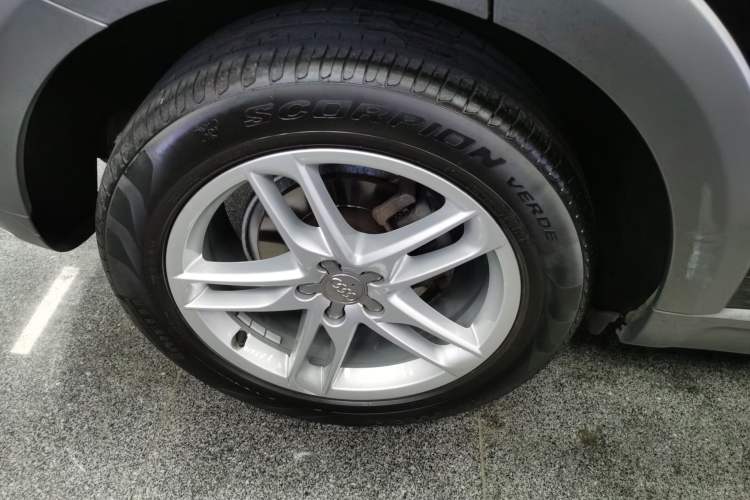 Used Audi Q5 2018 Collector's Edition 40 TFSI Technology Model