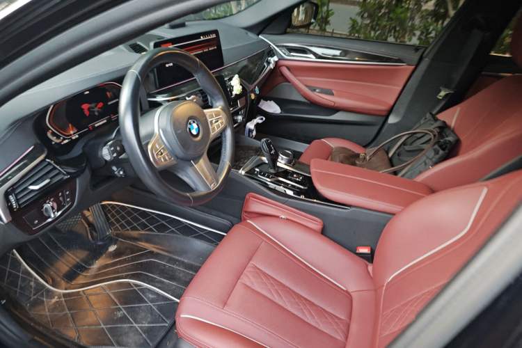 Used BMW 5 Series 2022 Second Facelift 525Li M Sport Package Left Front Seat