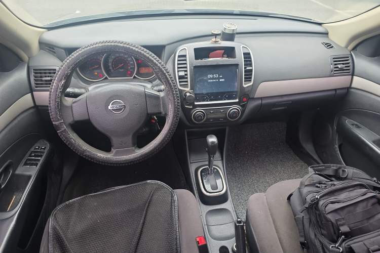 Used Nissan Sylphy 2019 Classic 1.6XE+ CVT SmartConnect Leading Edition Center Console