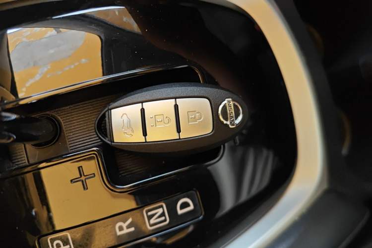 Used Nissan X-Trail 2014 2.5L CVT Ultimate Edition 4WD Interior 1