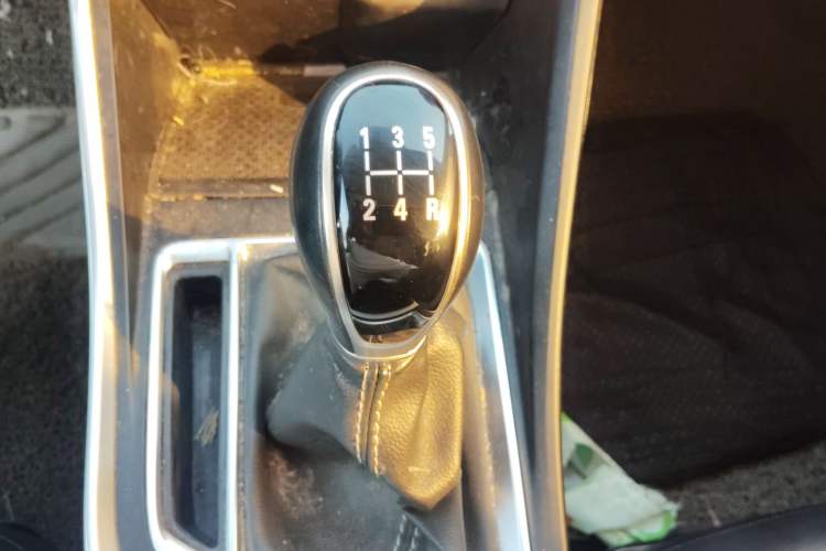 Used Geely Auto Vision X3 2020 1.5L Manual Elite Edition Gear Lever
