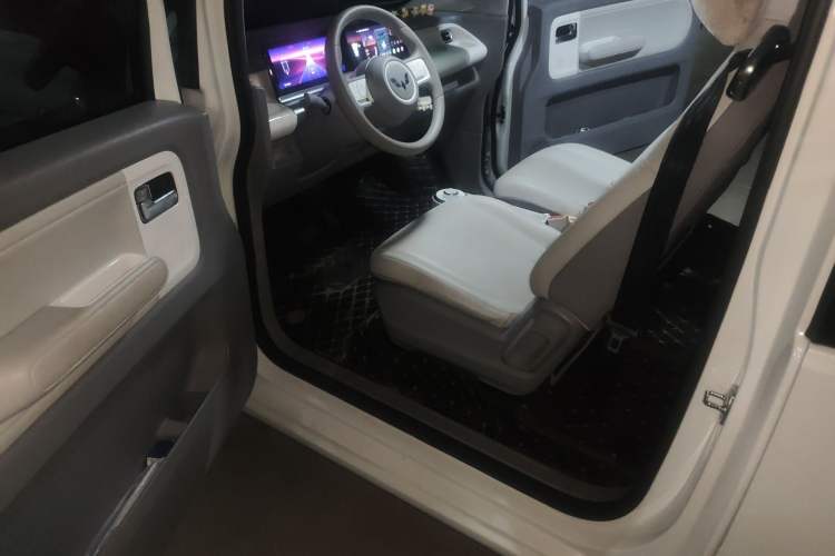 Used Wuling Air ev 2023 - Four Seats - Advanced Edition Driver Seat