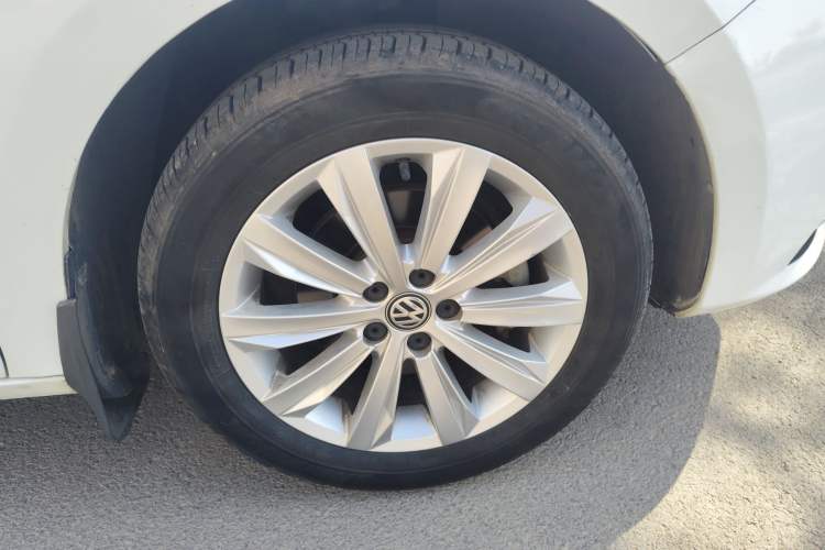 Used Volkswagen Bora 2019 Bora Legend 1.5L Manual Fashion Edition China VI Standard Right Front Wheel Hub