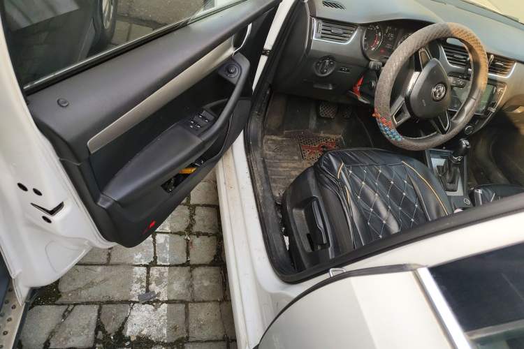 Used Skoda Octavia 2018 1.6L Automatic Comfort Edition Driver Seat