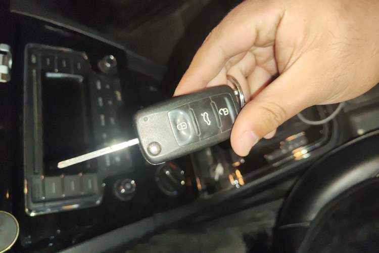 Used Volkswagen C-TREK 2018 230TSI DSG Comfort Model Vehicle Key