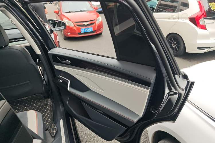 Used Volkswagen ID.6 CROZZ 2022 High-Performance PRIME Edition Right Rear Door Interior