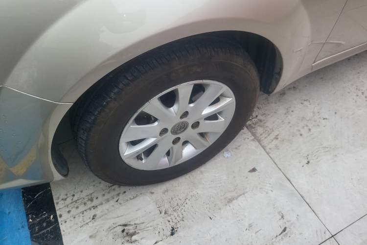 Used Buick Excelle 2013 1.5L Automatic Classic Model Left Front Wheel Hub