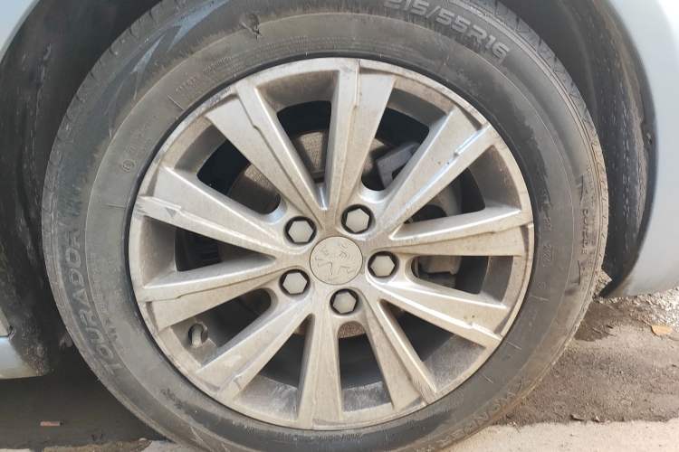 Used Peugeot 308S 2015 1.2T Automatic Jingchi Edition Right Front Wheel Hub