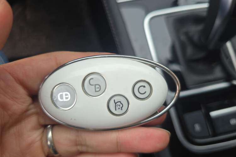 Used BYD Song MAX 2019 1.5T Automatic Smart Connect Ruiyi Sunroof Model 7 Seats China VI Standard Vehicle Key