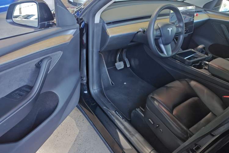 Used Tesla Model Y 2022 Rear-Wheel-Drive Version Driver Seat