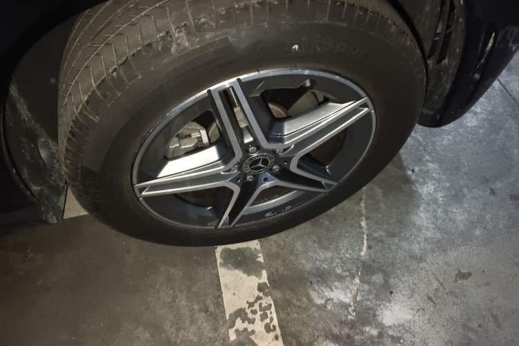 Used Mercedes-Benz GLE 2023 GLE 350 4MATIC Stylish Model Right Front Wheel Hub