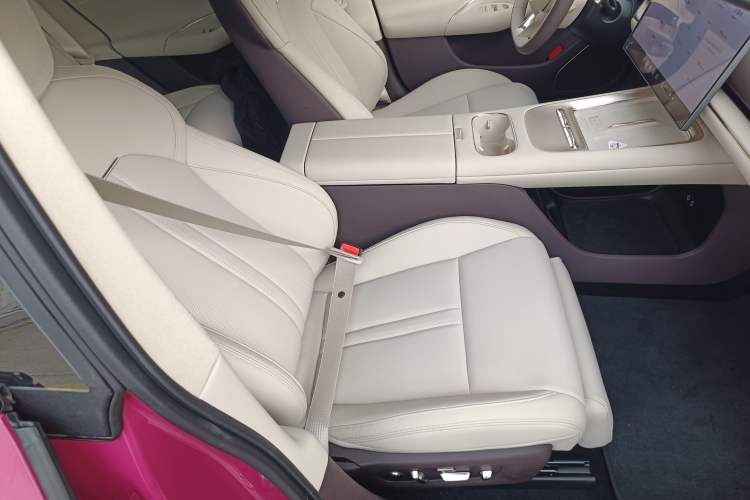 Used Xiaomi Auto SU7 2026 Model Standard Edition Right Front Seat