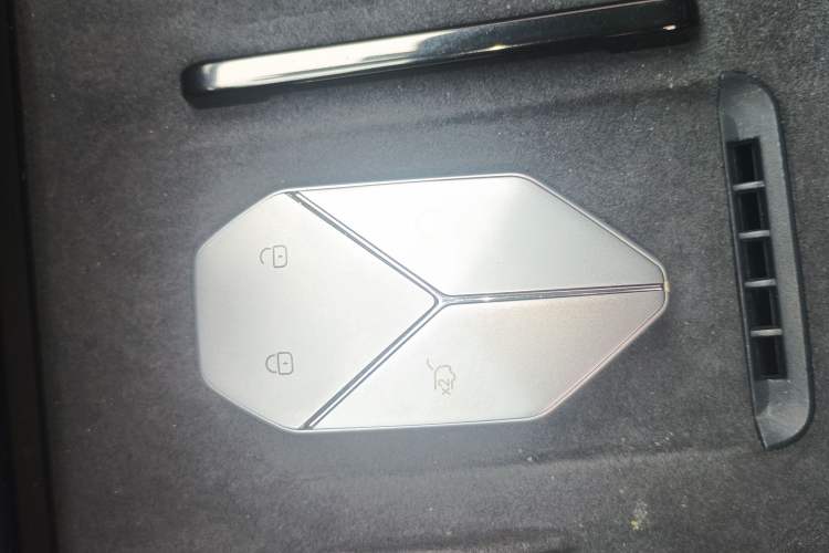 Used Formula Leopard 5 2023 Cloud Ride Flagship Edition