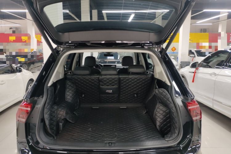 Used Volkswagen Tiguan L 2023 Restyled 330TSI Automatic Two-Wheel Drive R-Line Enhanced Comfort Version Trunk