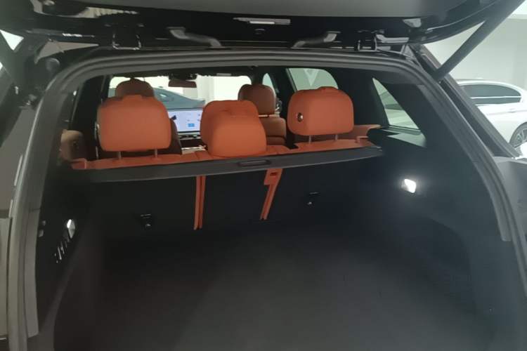 Used Li Auto L7 2025 Max Smart Refresh Edition Trunk