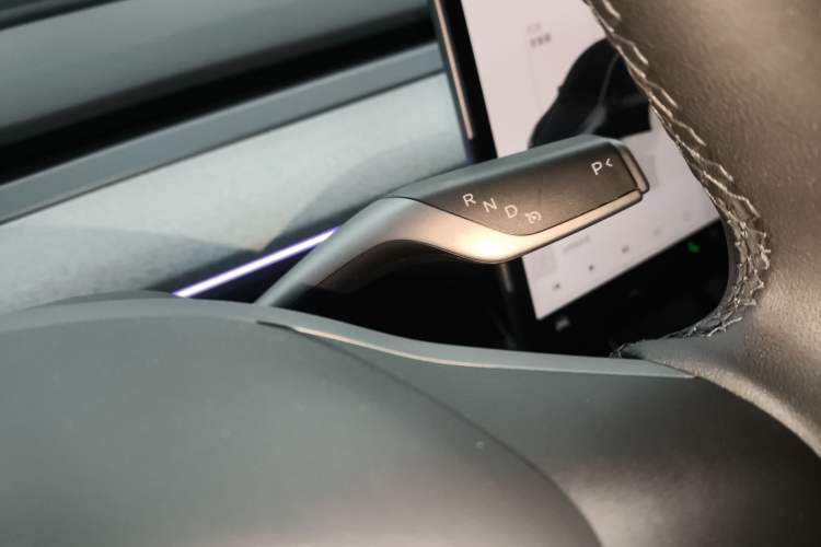 Used Tesla Model Y 2024 Rear-Wheel-Drive Version
