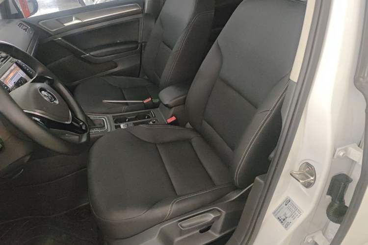 Used Volkswagen Golf 2016 1.6L Automatic Comfort Model
