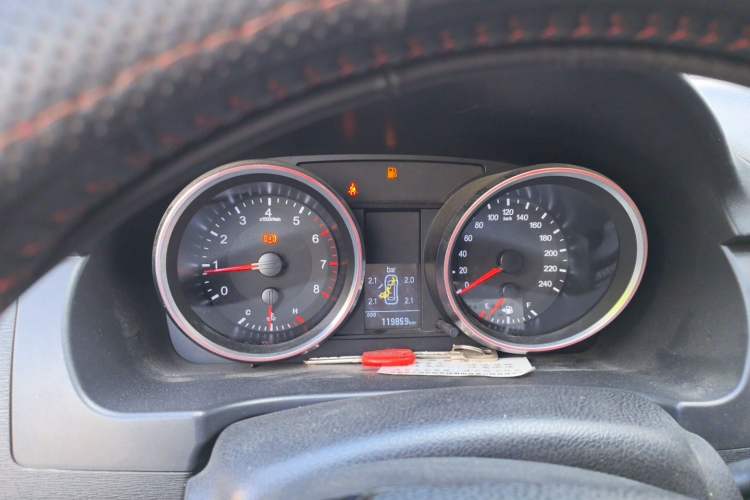 Used Haval H6 2015 Revised Version Sport Edition 1.5T Manual Transmission Two-Wheel Drive Elite Grade
