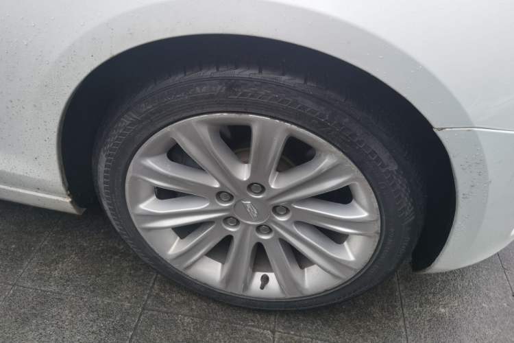 Used Cadillac ATS-L 2017 28T Tech Edition Right Front Wheel Hub