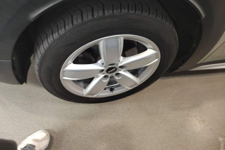 Used MINI Countryman 2017 1.5T COOPER ALL4 Explorer Left Front Wheel Hub